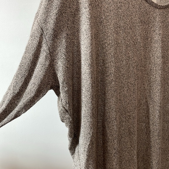 Top - Picture 2 of 3